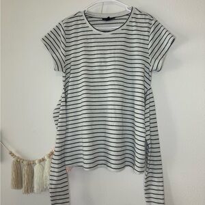 A Pea in the Pod Black and White Striped Short Sleeve Tee